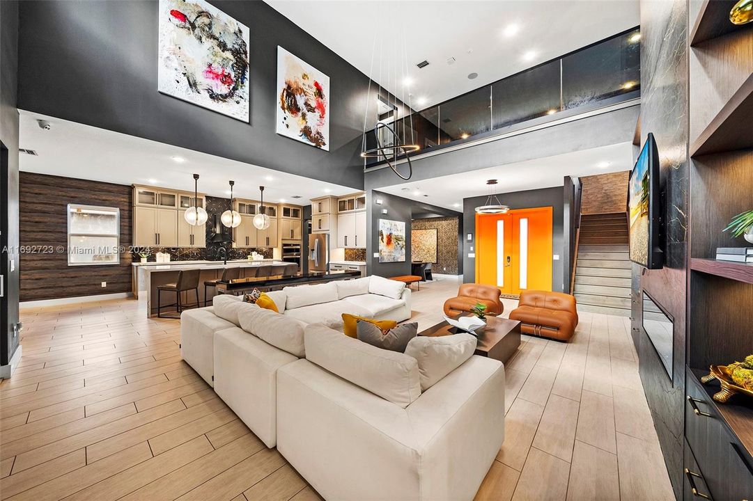 For Sale: $1,600,000 (5 beds, 5 baths, 4194 Square Feet)