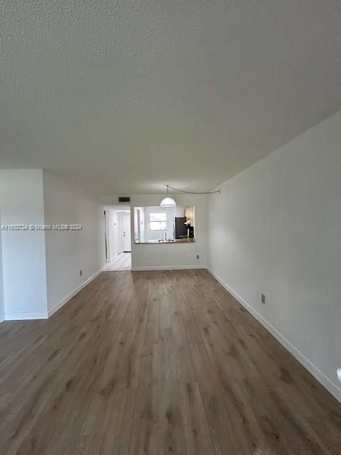 For Sale: $240,000 (2 beds, 2 baths, 956 Square Feet)