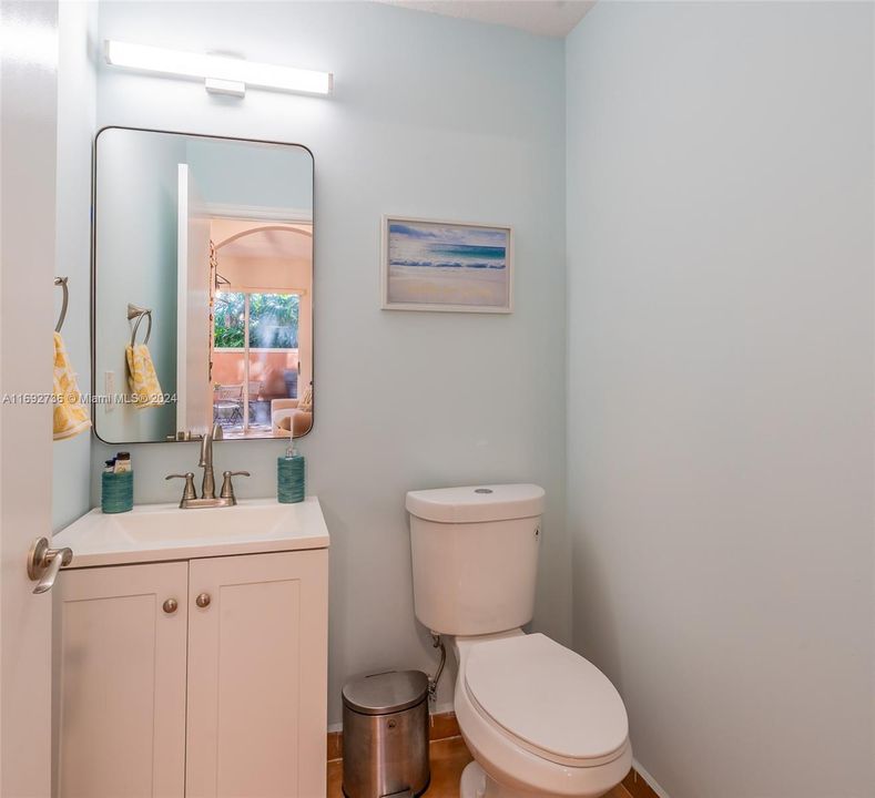 For Sale: $409,000 (2 beds, 2 baths, 1100 Square Feet)