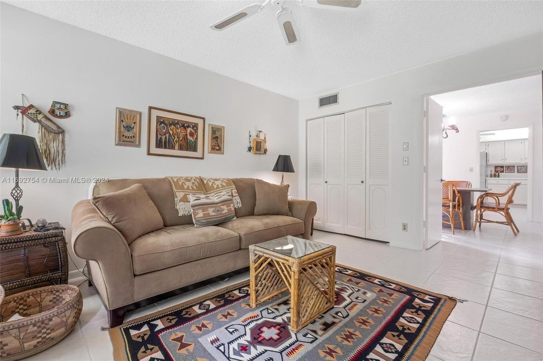 For Sale: $305,000 (3 beds, 2 baths, 1720 Square Feet)