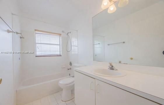 For Sale: $499,000 (4 beds, 2 baths, 1429 Square Feet)