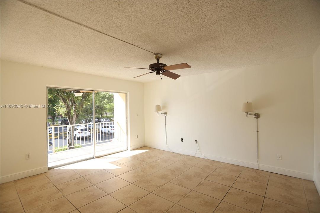 For Sale: $330,000 (3 beds, 2 baths, 1262 Square Feet)