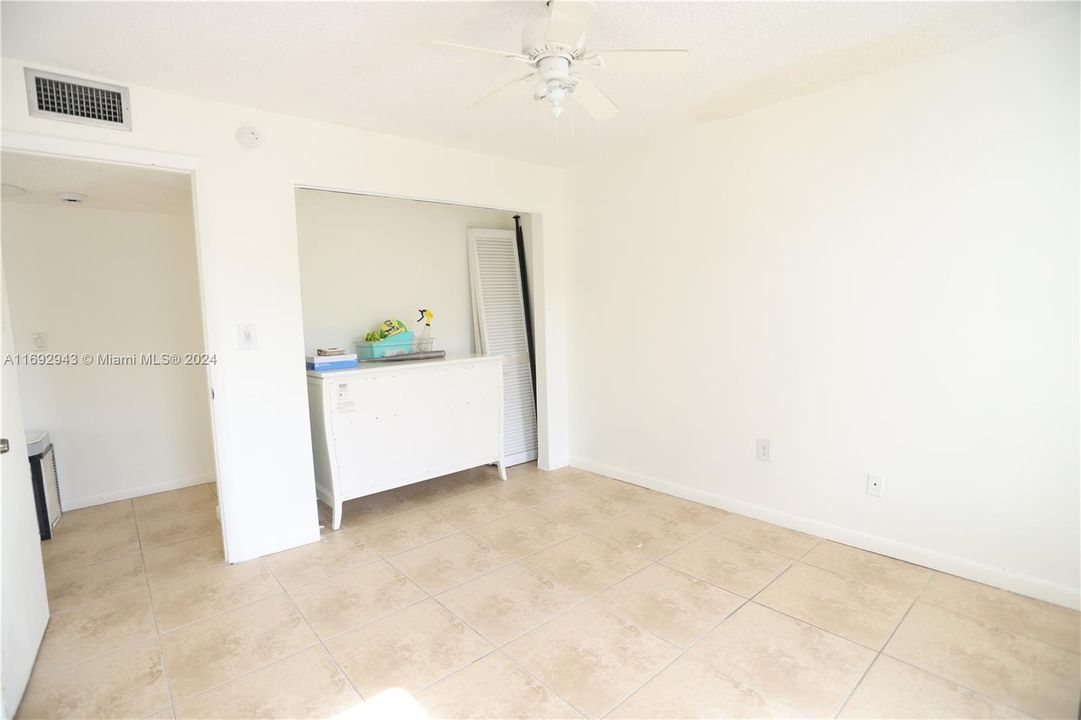 For Sale: $330,000 (3 beds, 2 baths, 1262 Square Feet)