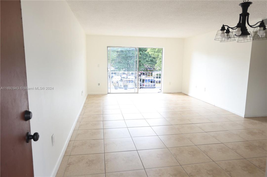 For Sale: $330,000 (3 beds, 2 baths, 1262 Square Feet)