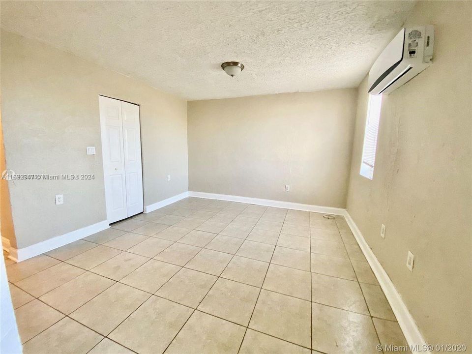 For Rent: $1,475 (0 beds, 0 baths, 450 Square Feet)