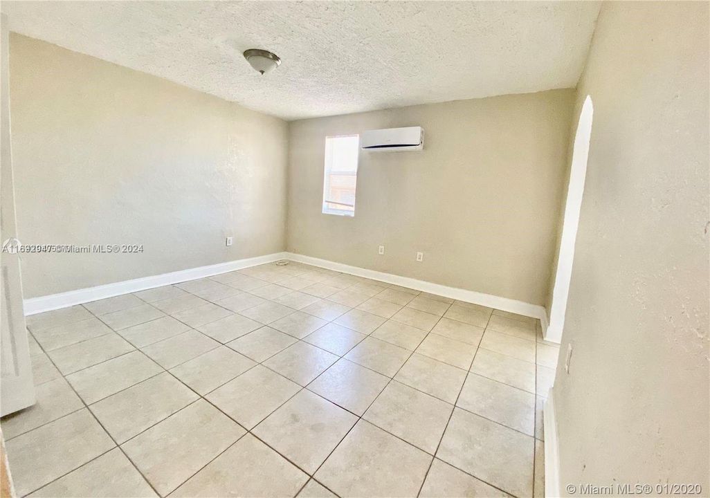 For Rent: $1,475 (0 beds, 0 baths, 450 Square Feet)