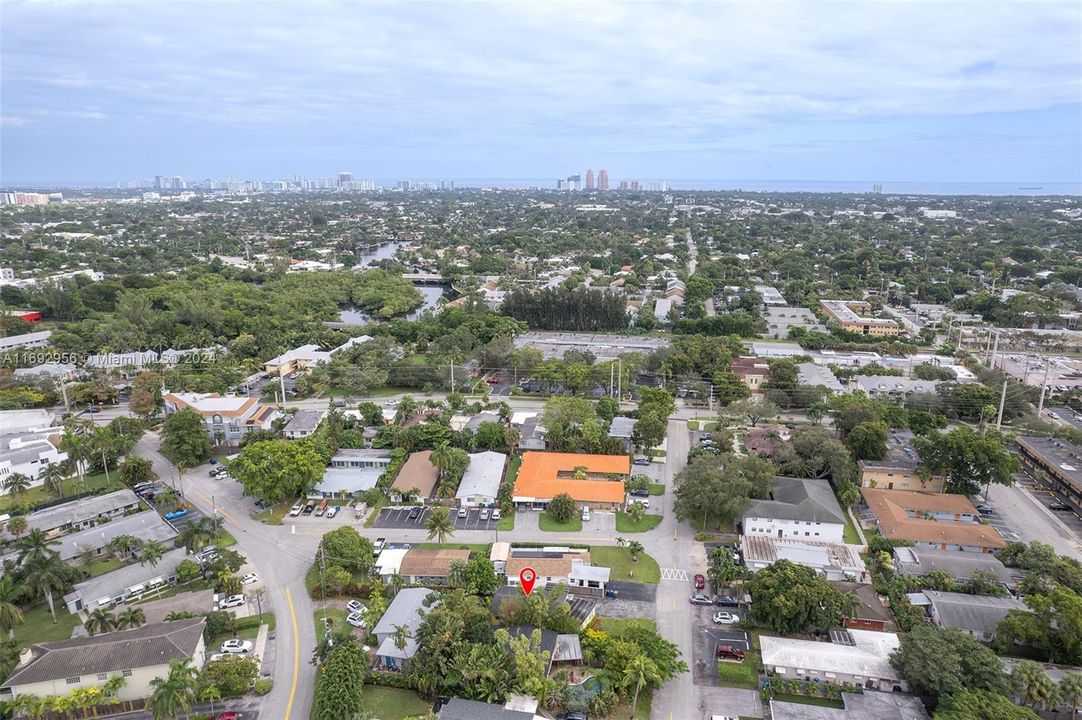 For Sale: $500,000 (3 beds, 2 baths, 1424 Square Feet)