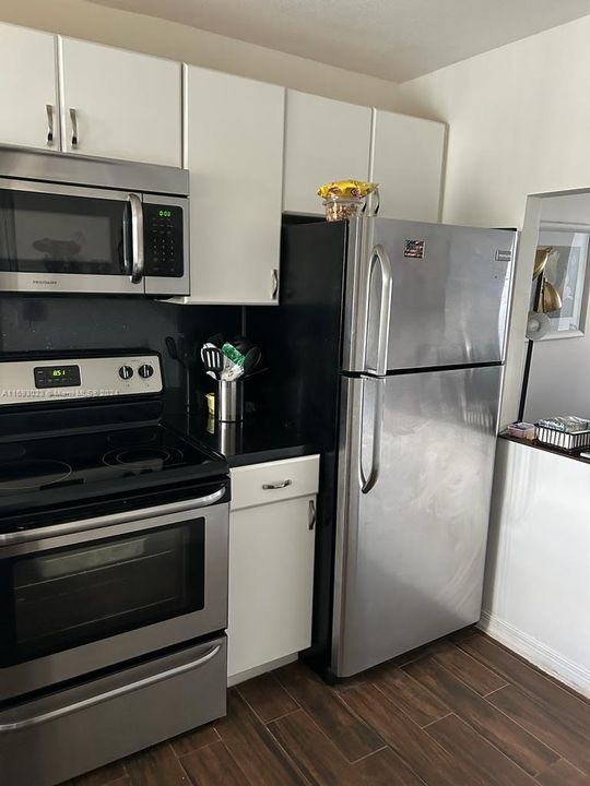 For Sale: $110,000 (2 beds, 2 baths, 850 Square Feet)