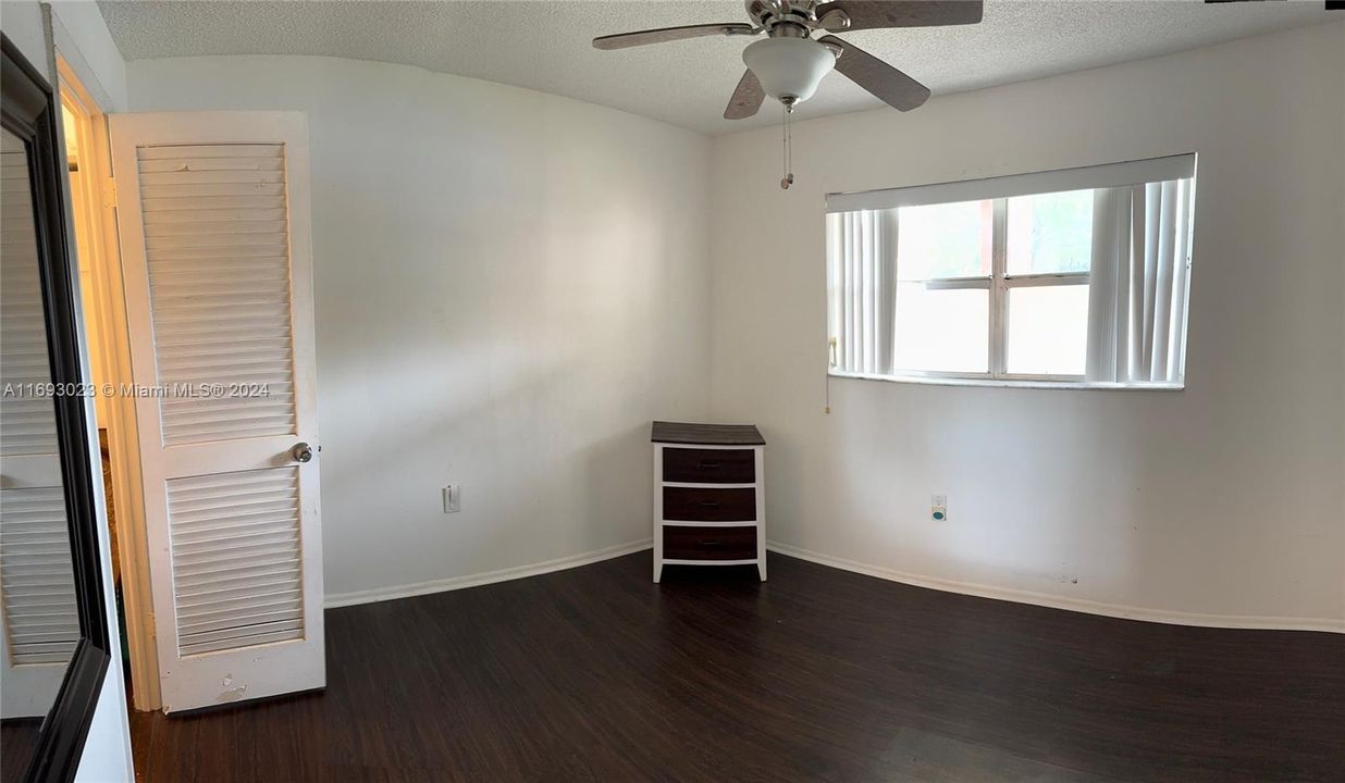 For Sale: $110,000 (2 beds, 2 baths, 850 Square Feet)