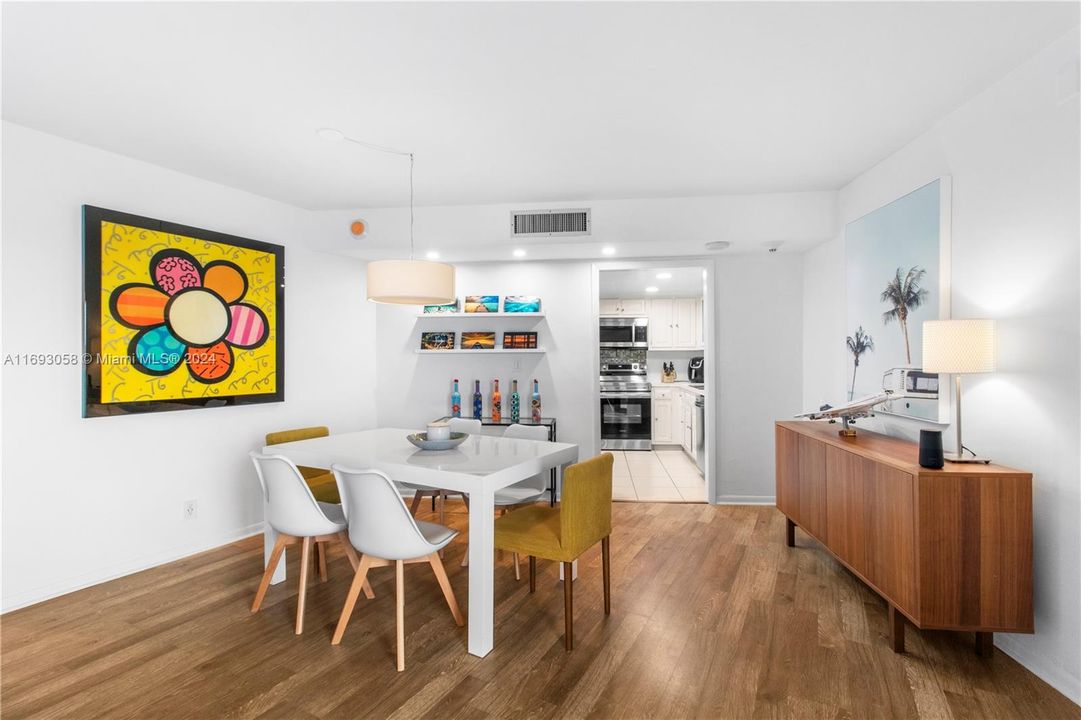 For Sale: $587,500 (1 beds, 1 baths, 960 Square Feet)