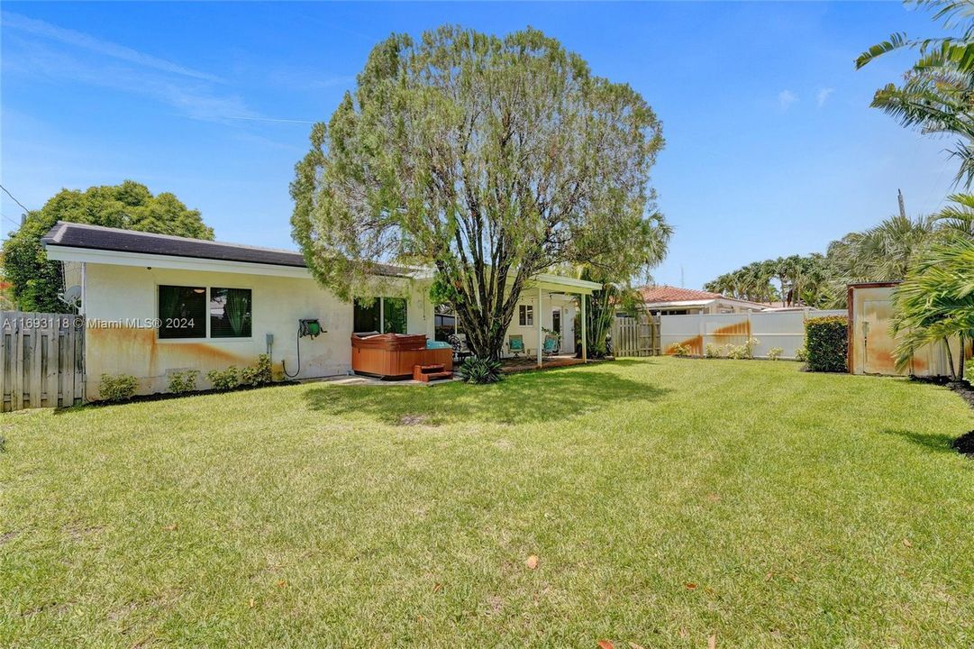 For Sale: $699,000 (3 beds, 2 baths, 1434 Square Feet)