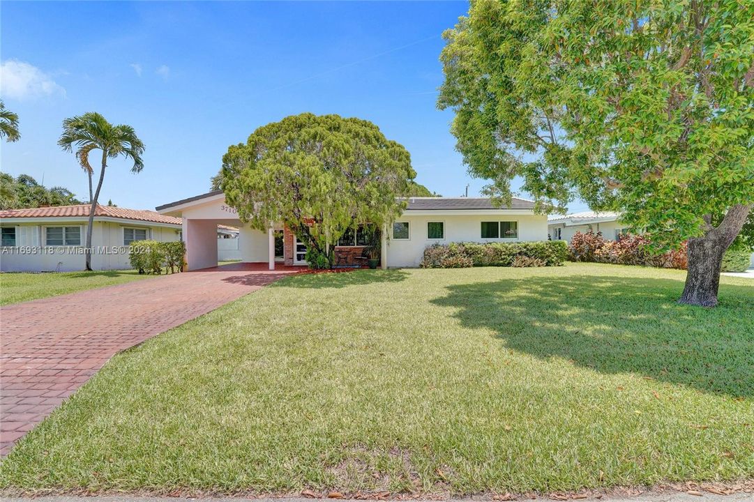 For Sale: $699,000 (3 beds, 2 baths, 1434 Square Feet)