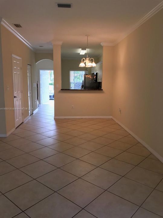 For Rent: $2,695 (2 beds, 2 baths, 1067 Square Feet)