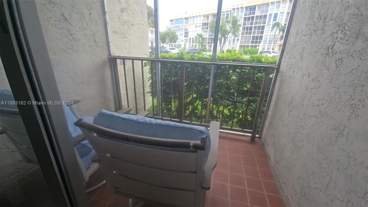 For Rent: $2,750 (2 beds, 2 baths, 1210 Square Feet)