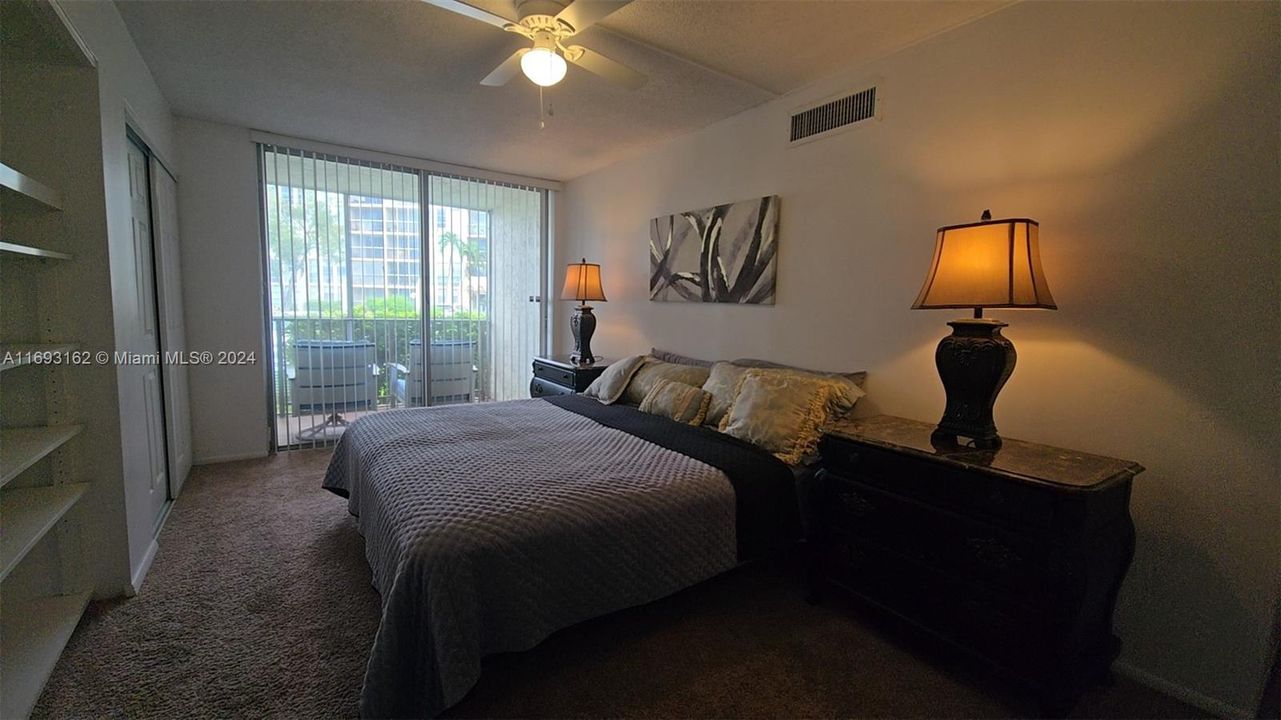 For Rent: $2,750 (2 beds, 2 baths, 1210 Square Feet)