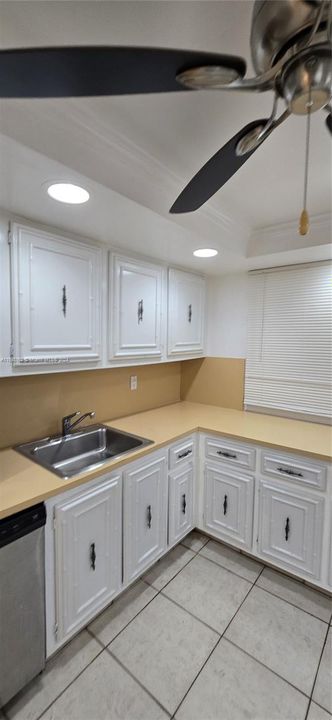 For Rent: $2,750 (2 beds, 2 baths, 1210 Square Feet)