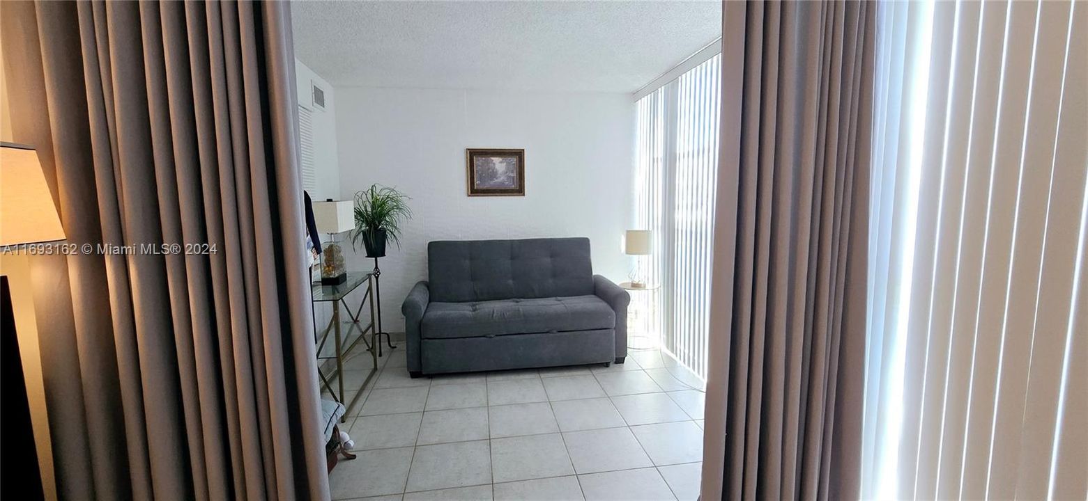 For Rent: $2,750 (2 beds, 2 baths, 1210 Square Feet)