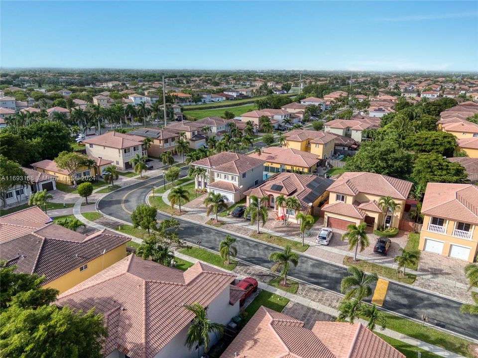 For Sale: $635,000 (3 beds, 3 baths, 2603 Square Feet)