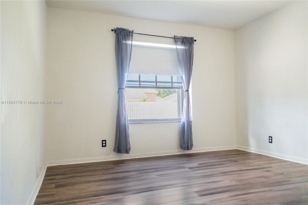 For Rent: $4,500 (3 beds, 2 baths, 1555 Square Feet)