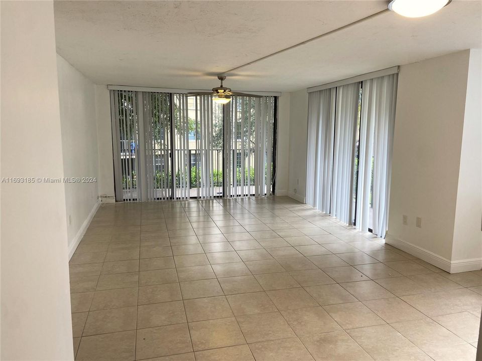 For Rent: $2,200 (2 beds, 2 baths, 1050 Square Feet)