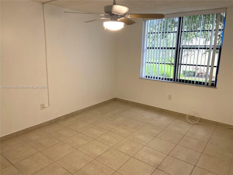 For Rent: $2,200 (2 beds, 2 baths, 1050 Square Feet)