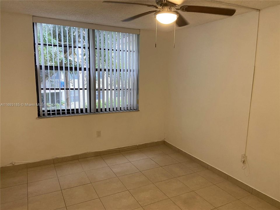 For Rent: $2,200 (2 beds, 2 baths, 1050 Square Feet)