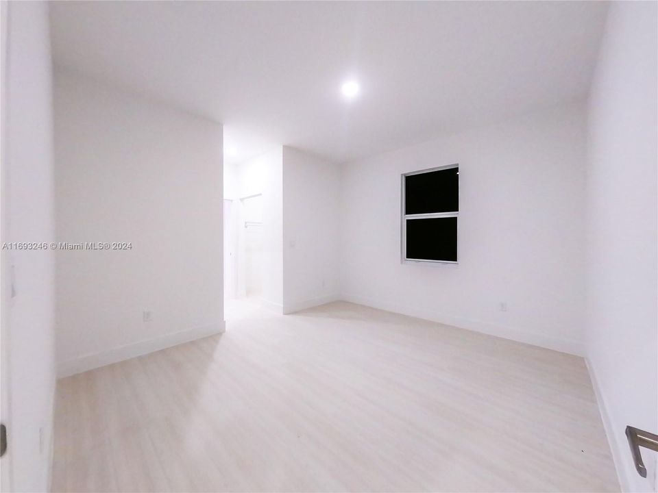 En Venta: $309,000 (3 camas, 2 baños, 1622 Pies cuadrados)