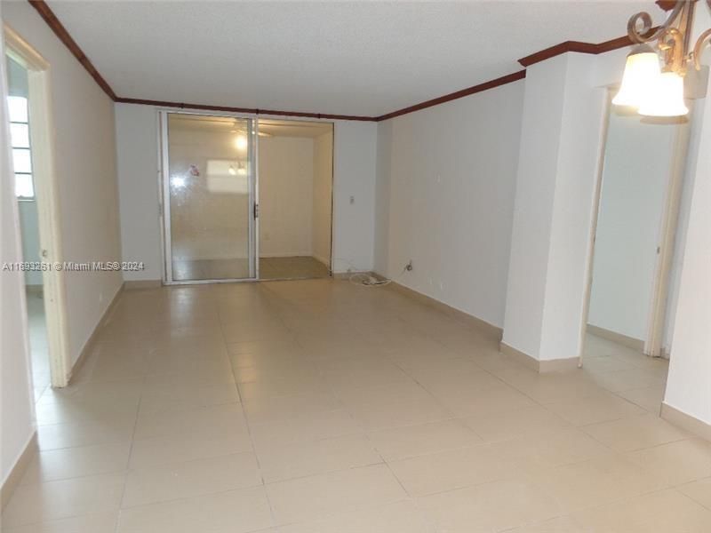 Active With Contract: $190,000 (2 beds, 2 baths, 952 Square Feet)