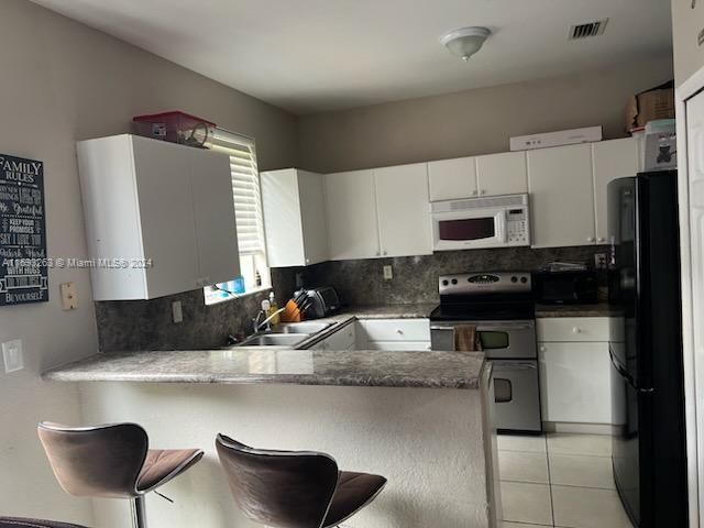 For Rent: $2,650 (3 beds, 2 baths, 1302 Square Feet)