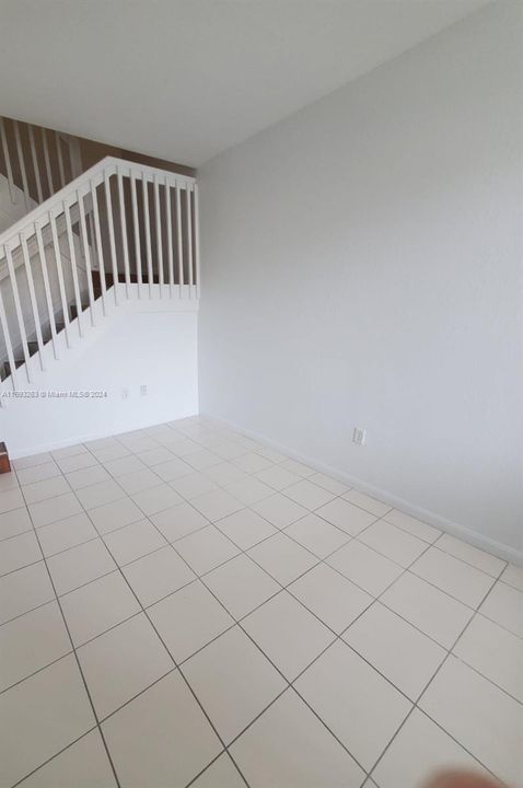 For Rent: $2,650 (3 beds, 2 baths, 1302 Square Feet)