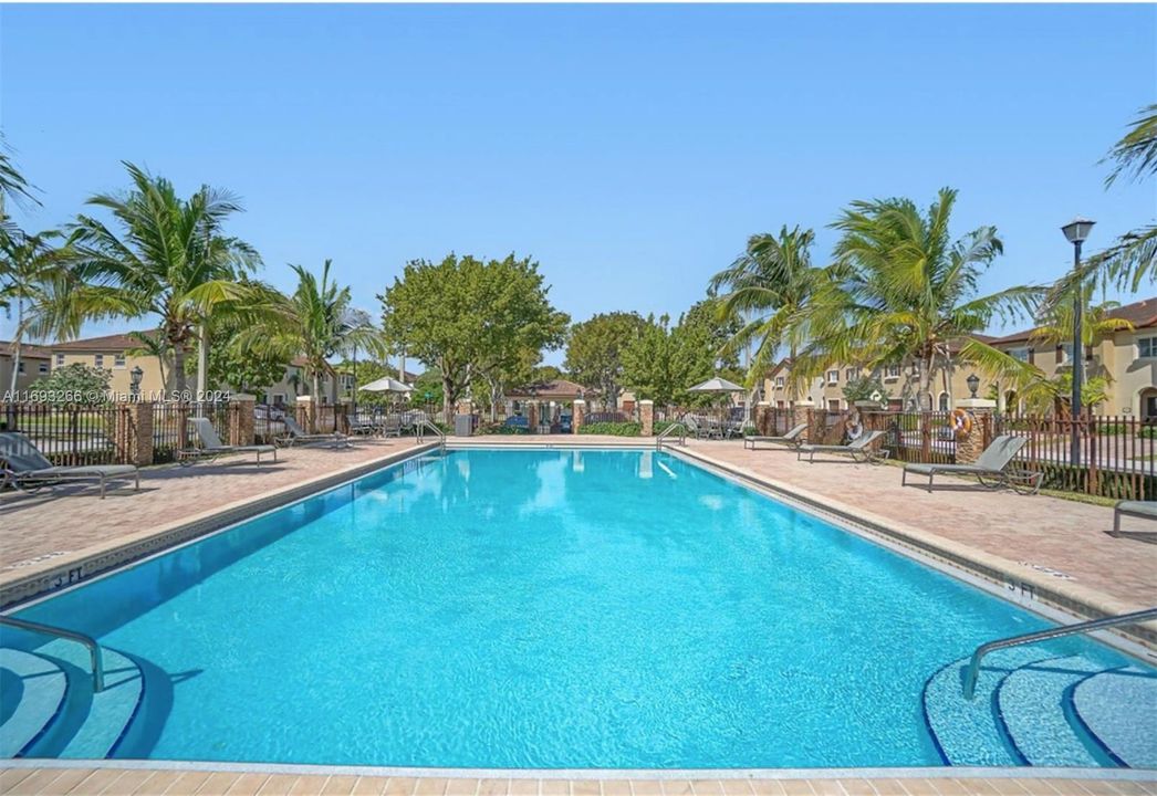 CLUBHOUSE Pool