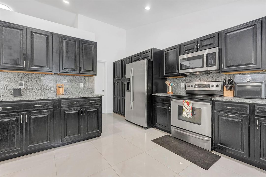 En Venta: $799,999 (4 camas, 2 baños, 2312 Pies cuadrados)