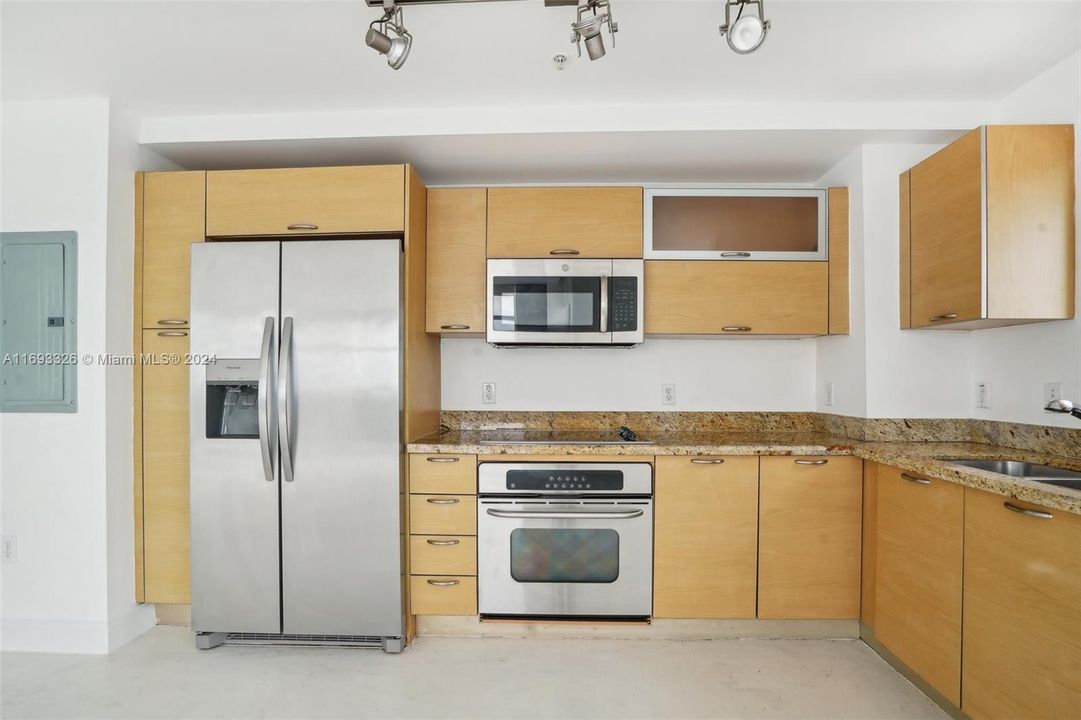 For Sale: $485,000 (2 beds, 2 baths, 1134 Square Feet)