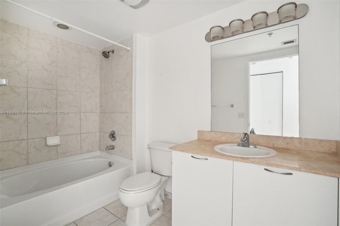 For Sale: $485,000 (2 beds, 2 baths, 1134 Square Feet)