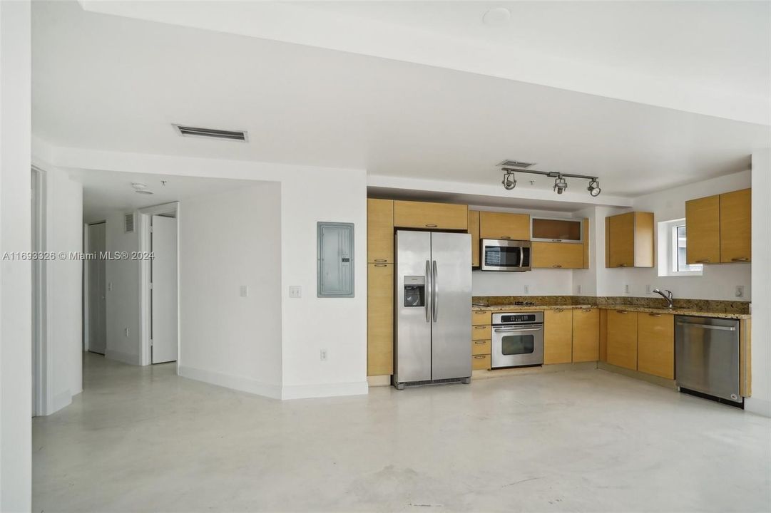 For Sale: $485,000 (2 beds, 2 baths, 1134 Square Feet)