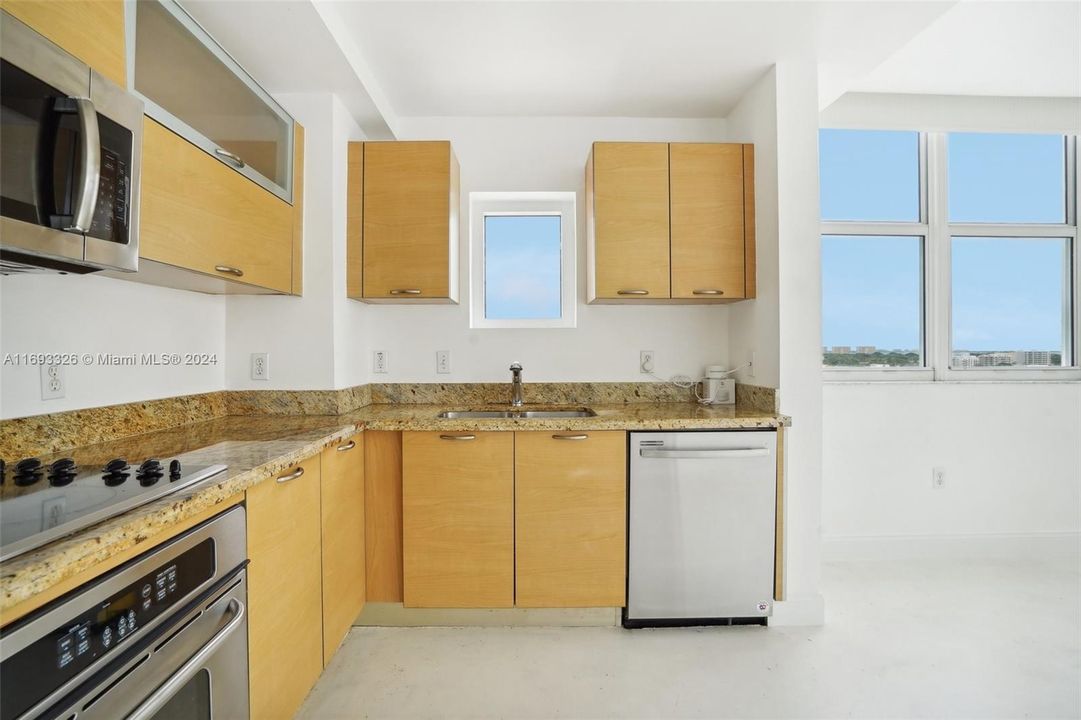 For Sale: $485,000 (2 beds, 2 baths, 1134 Square Feet)