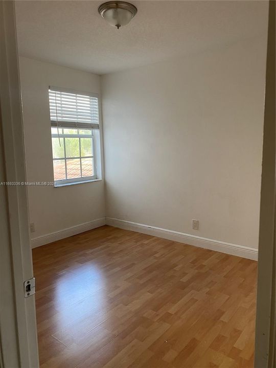 For Rent: $3,400 (3 beds, 2 baths, 1443 Square Feet)