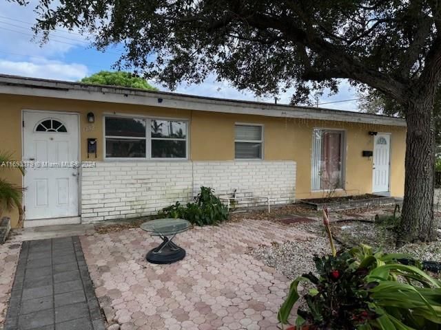 En Venta: $599,900 (0 camas, 0 baños, 1926 Pies cuadrados)