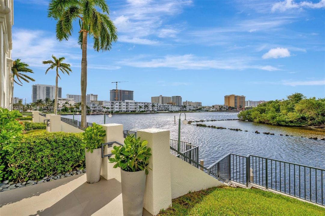 For Sale: $1,350,000 (2 beds, 2 baths, 1787 Square Feet)