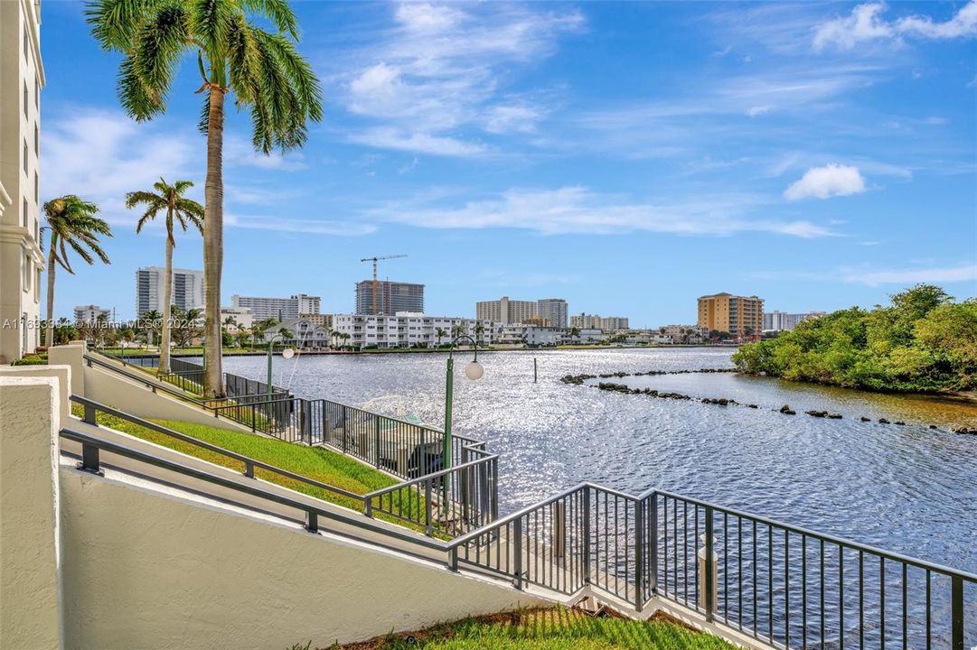 For Sale: $1,350,000 (2 beds, 2 baths, 1787 Square Feet)