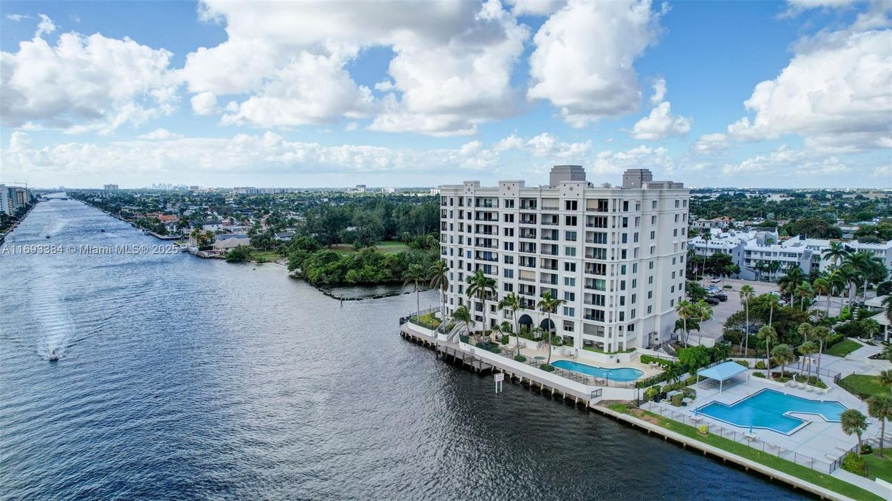 For Sale: $1,350,000 (2 beds, 2 baths, 1787 Square Feet)