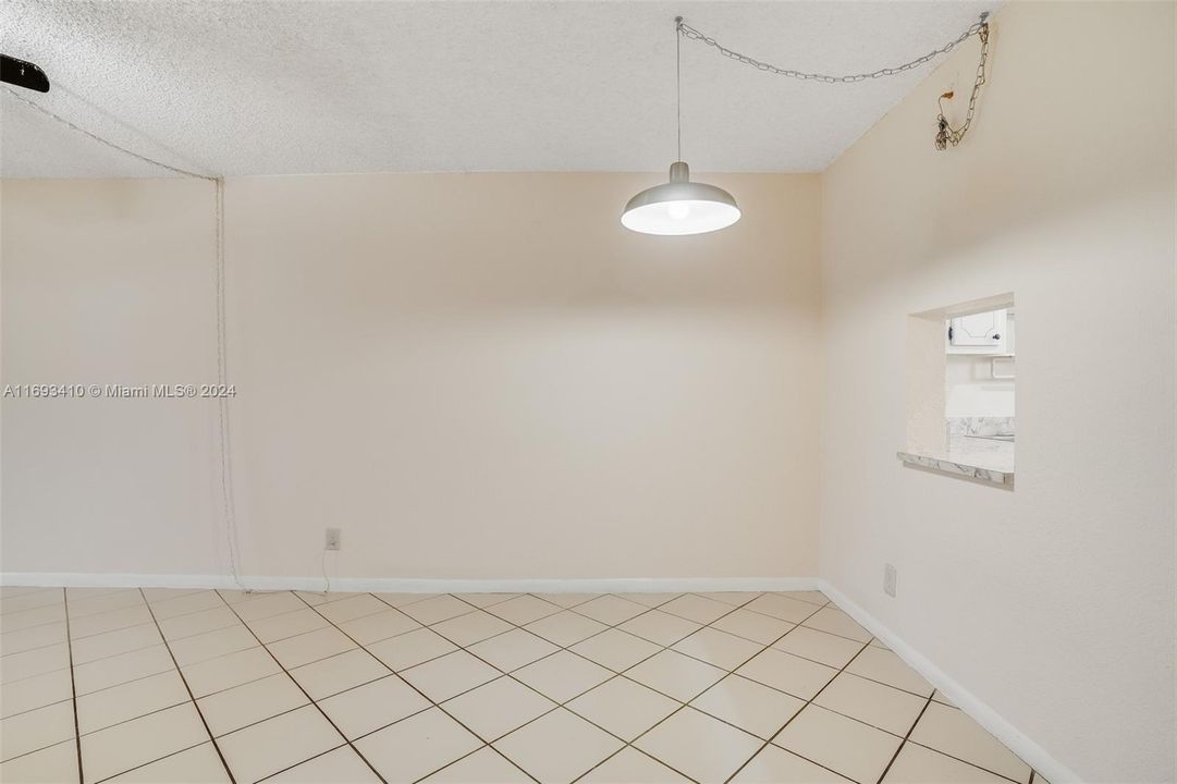 Activo con contrato: $120,000 (2 camas, 2 baños, 907 Pies cuadrados)