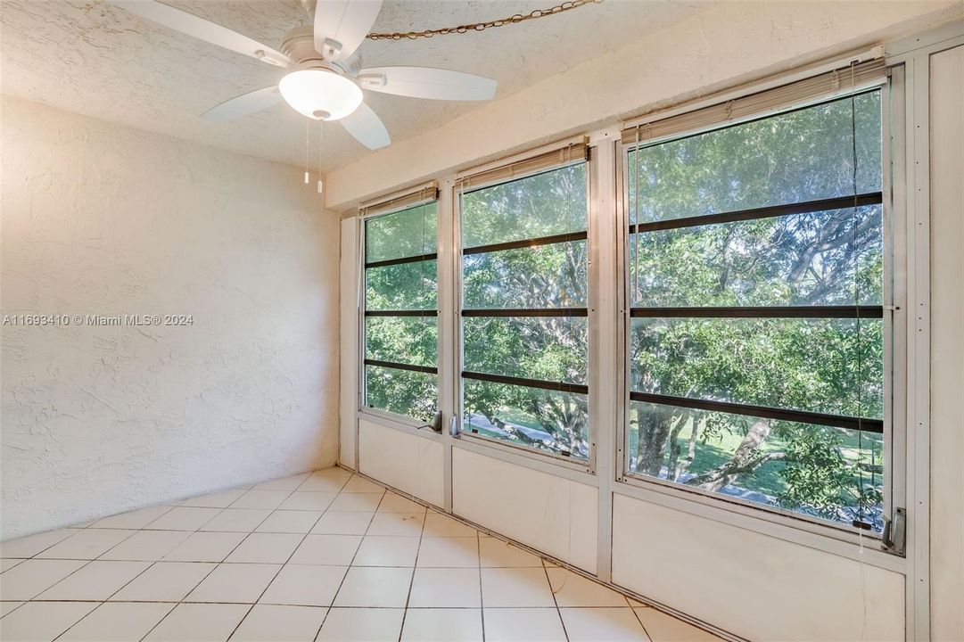 Activo con contrato: $120,000 (2 camas, 2 baños, 907 Pies cuadrados)
