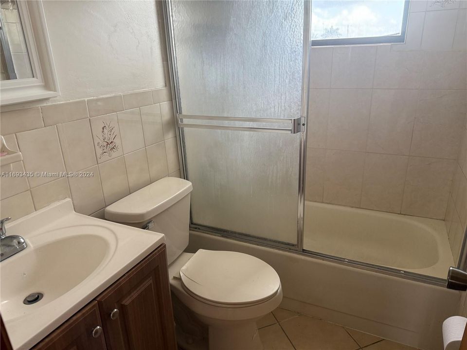 For Rent: $2,900 (3 beds, 2 baths, 5391 Square Feet)