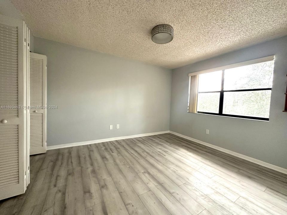 For Sale: $280,000 (2 beds, 2 baths, 1405 Square Feet)