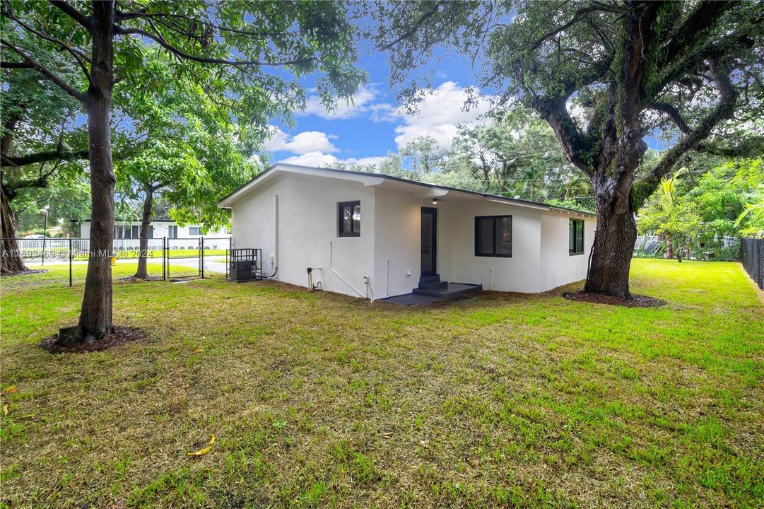 For Sale: $639,000 (3 beds, 2 baths, 1342 Square Feet)