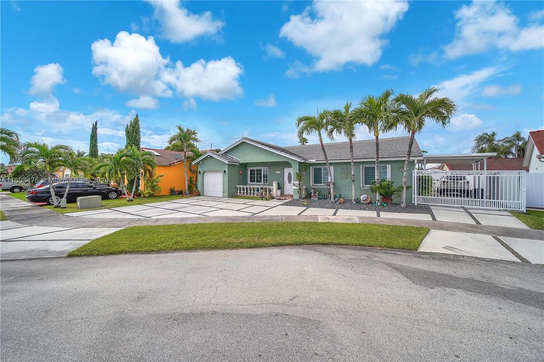 For Sale: $645,000 (3 beds, 2 baths, 1355 Square Feet)