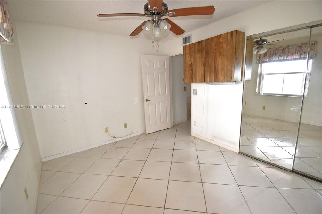 For Sale: $145,000 (2 beds, 2 baths, 950 Square Feet)