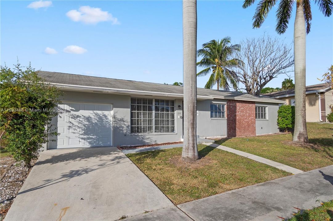 For Sale: $539,900 (3 beds, 2 baths, 1388 Square Feet)