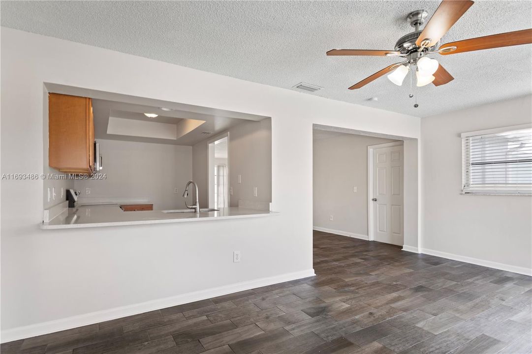 For Sale: $539,900 (3 beds, 2 baths, 1388 Square Feet)